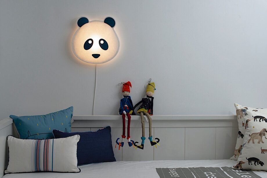 Applique chambre enfant panda - Buokids - Une Applique murale LED en matériau recyclé à faible consommation.