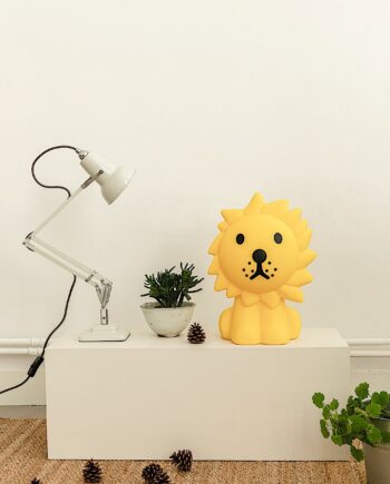 Lampe enfant Lion Star light - Mr Maria - Doux et serein, la Lampe Lion Star Light, peut être utilisée comme une veilleuse et comme une lampe.